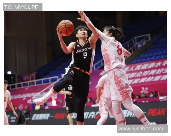 重庆羽毛球队以53分稳居联赛积分榜首位展现强劲实力 重庆羽毛球队以53分稳居联赛积分榜首位展现强劲实力